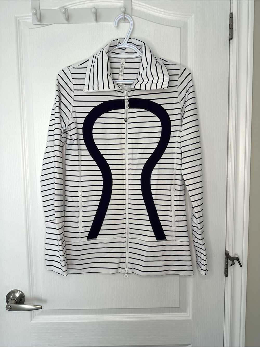 Lululemon In Stride Striped Full-Zip Jacket Sweater Coastal Chic Athleisure 8